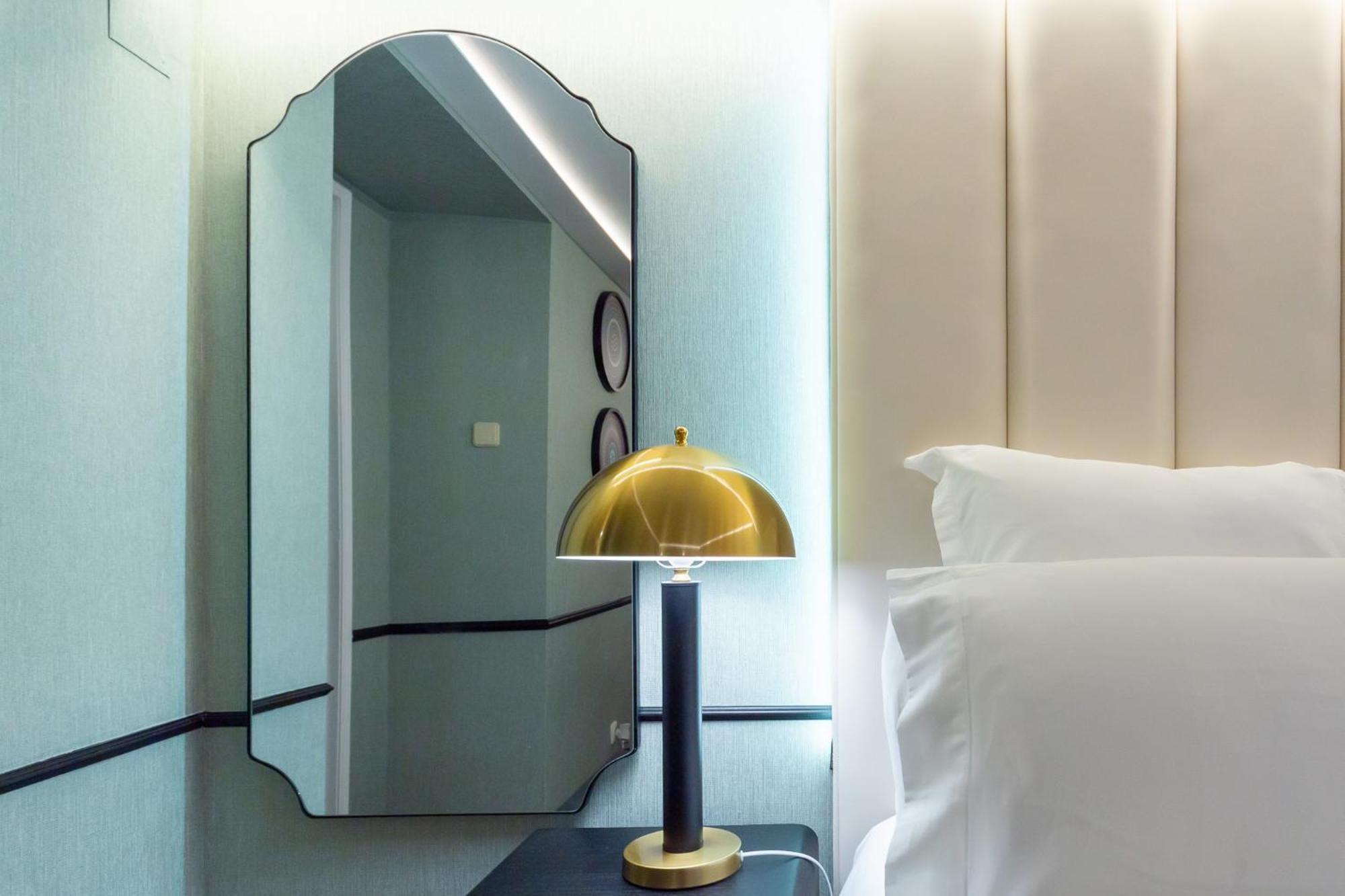 Camoes Lounge Apartment W/Courtyard Lisbon Bagian luar foto