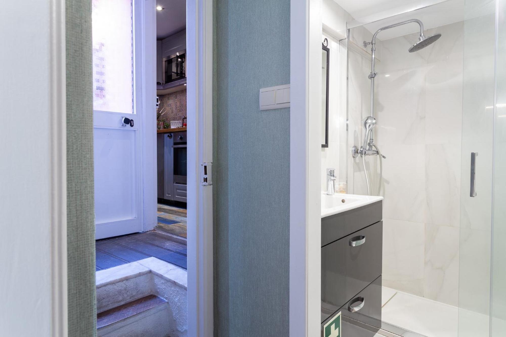 Camoes Lounge Apartment W/Courtyard Lisbon Bagian luar foto