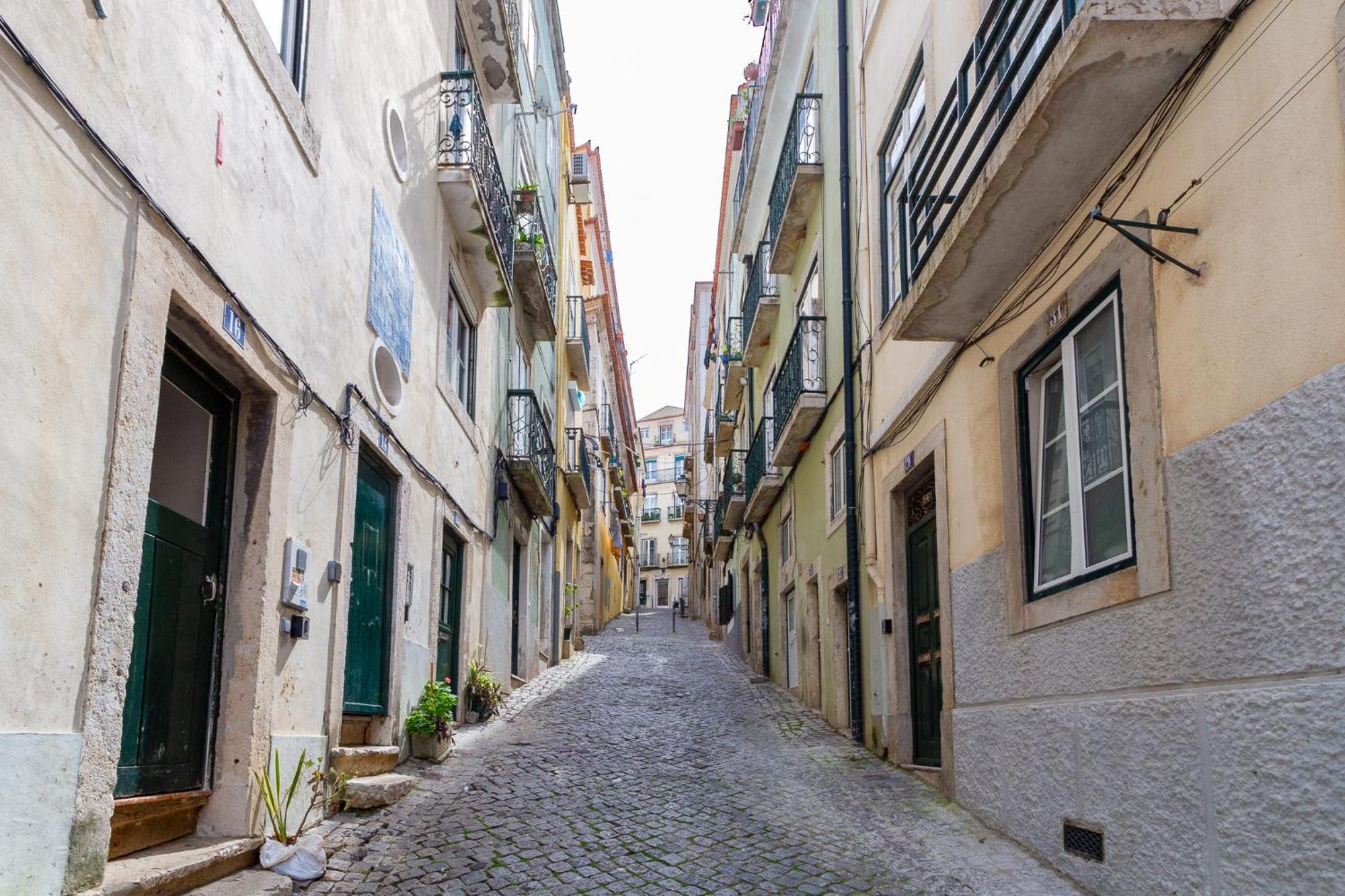 Camoes Lounge Apartment W/Courtyard Lisbon Bagian luar foto